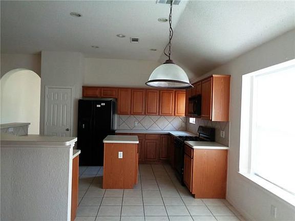 3rd image of 8164 Hosta Way