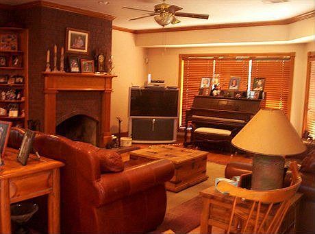 3rd image of 21615 Briar Oak Dr