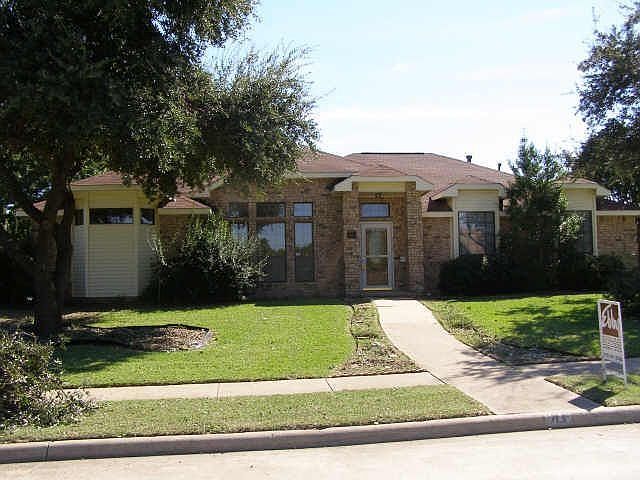 1st image of 913 E Cannady Cir