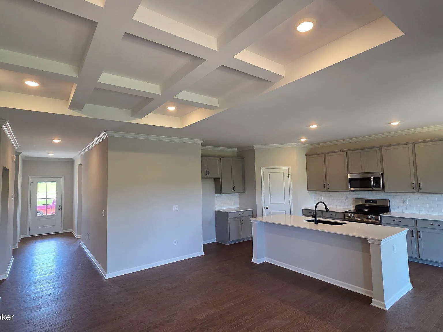 4 bed, 3.5 bath, 3103 sqft, $2,850 — Photo 3
