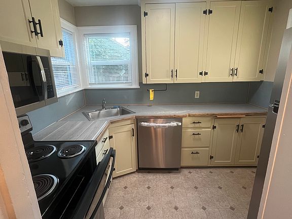 4th image of 1116 Nebraska Ave