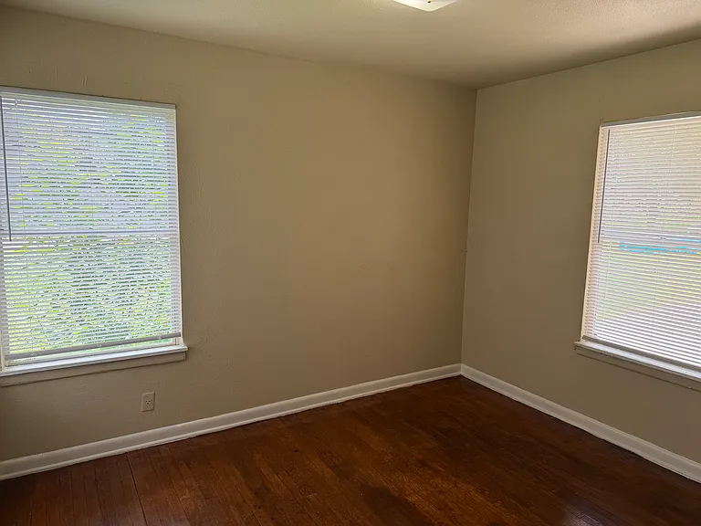 518 Storeywood Dr — Photo 9