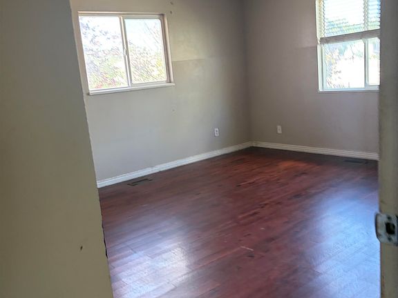 5th image of 508 33rd Rd