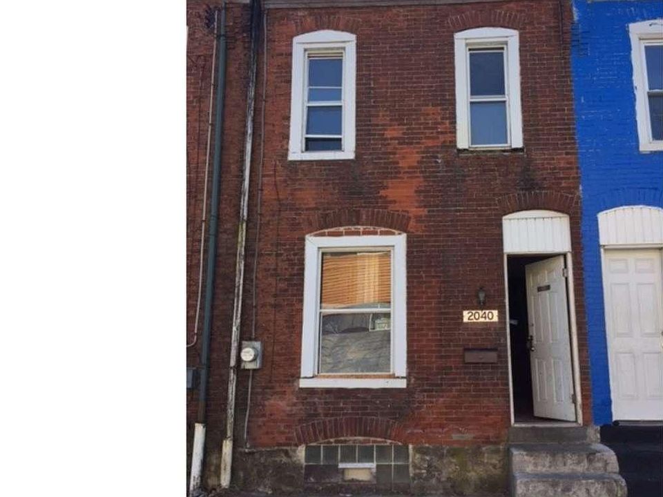 1st image of 2040 W Godfrey Ave