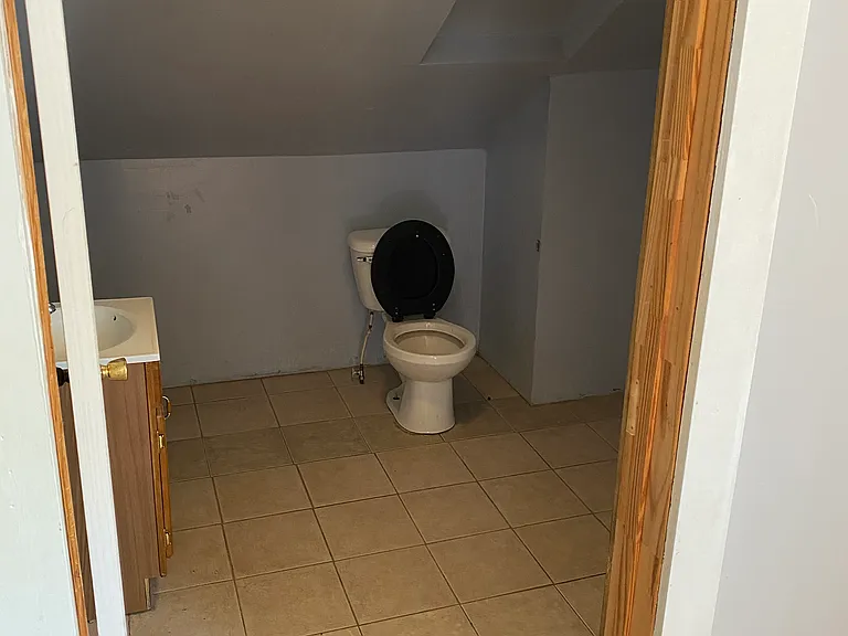 4 Brown Ave #2/3 — Photo 4