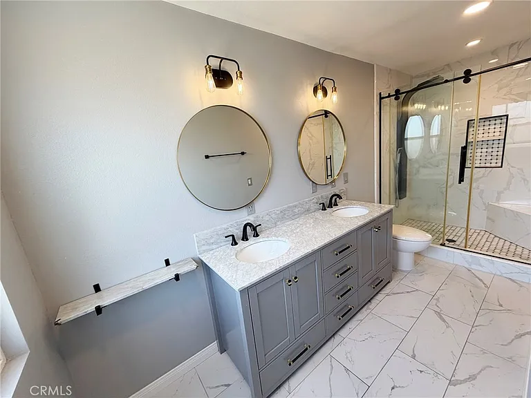 1124 S Mayflower Ave — Photo 14