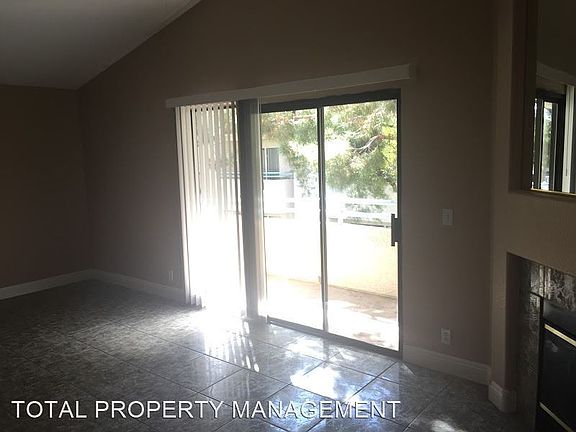 4th image of 950 N Sloan Ln APT 201