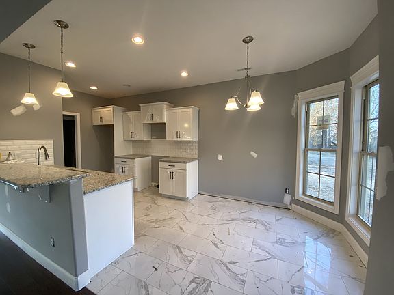 3rd image of 1002 Garner Hills Dr