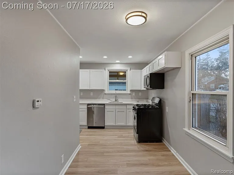 904 E Otis Ave — Photo 8
