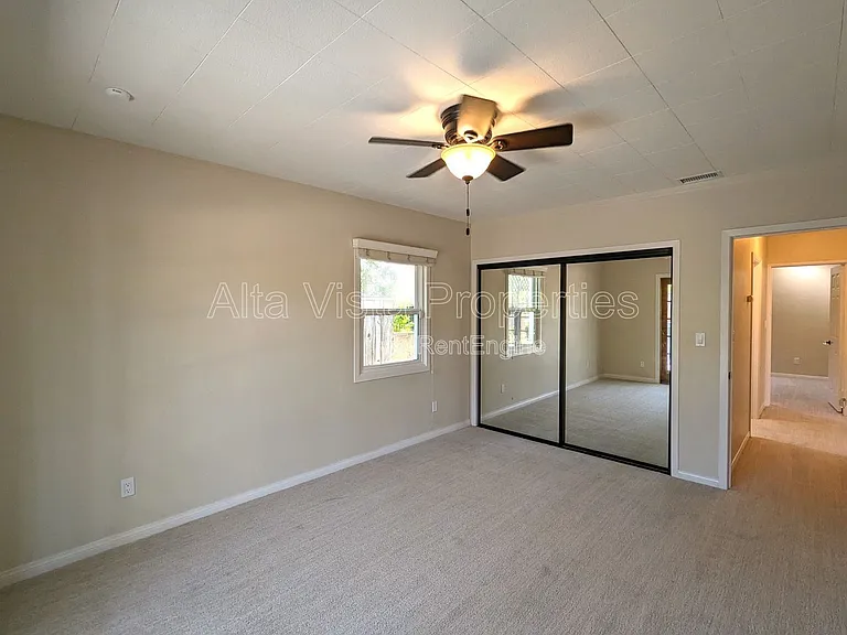 5115 Manchester Rd — Photo 16