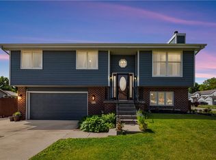 450 Patterson Dr, Carlisle, IA 50047