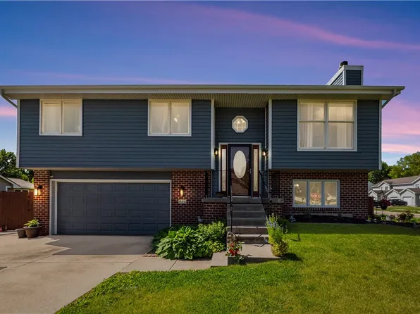 450 Patterson Dr, Carlisle, IA 50047