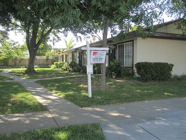 1st image of 396 Los Arboles St