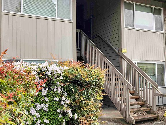 4th image of 961 NW Hayes Ave APT 34