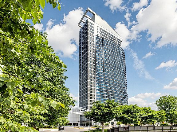 2nd image of 38 Lee Centre Dr #3503