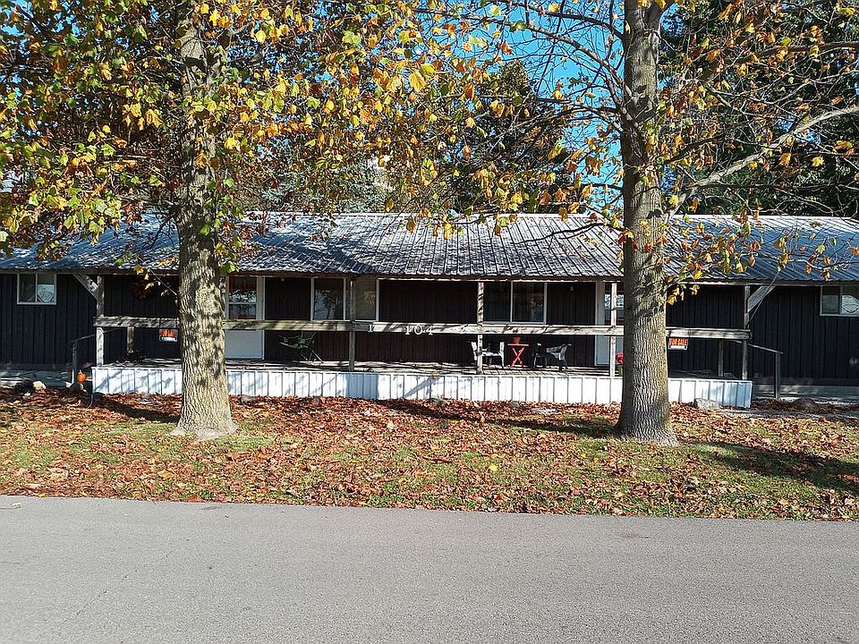 1st image of 104 S Conger St