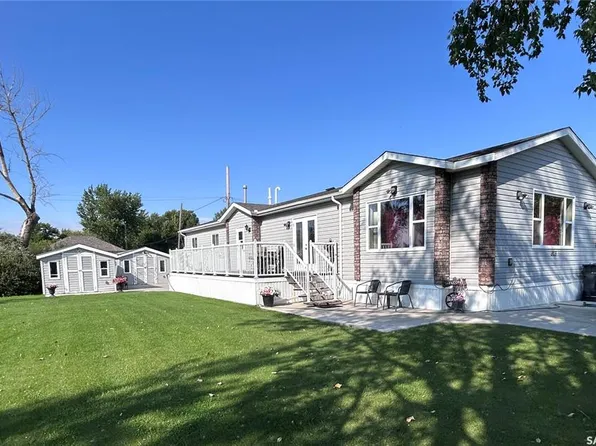 313 1st STREET N, North Portal, SK S0C 1W0