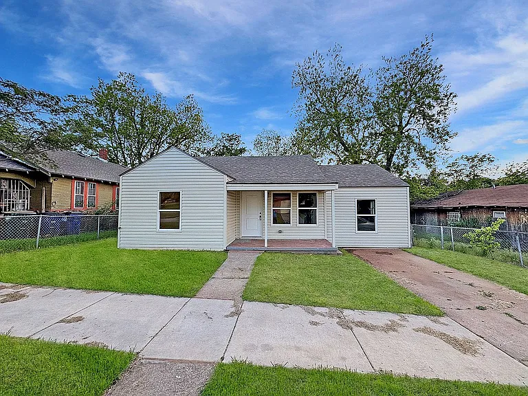 1226 S 1st St — Photo 1