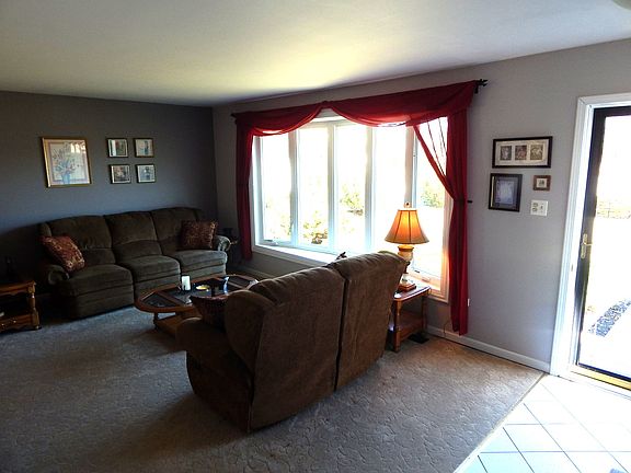 4th image of 12136 Meadowland Dr