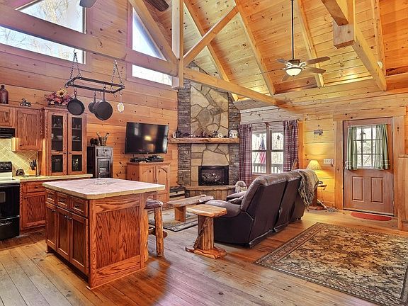 2nd image of 41 River Hollow Dr
