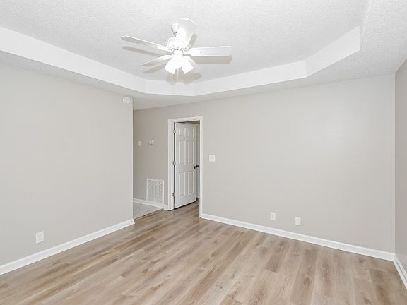 4th image of 332 Lafayette Point Cir