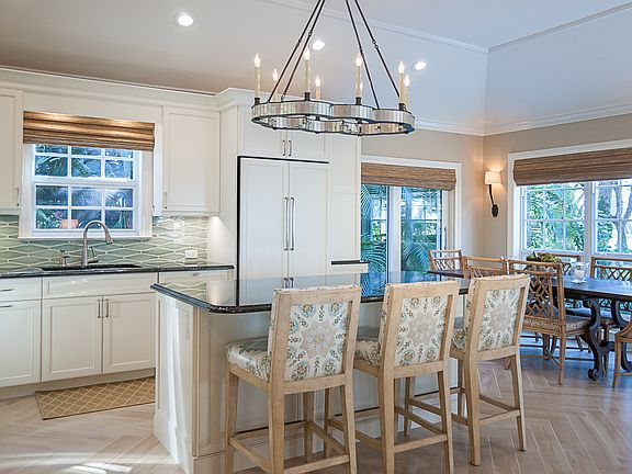 5th image of 393 Silver Moss Dr