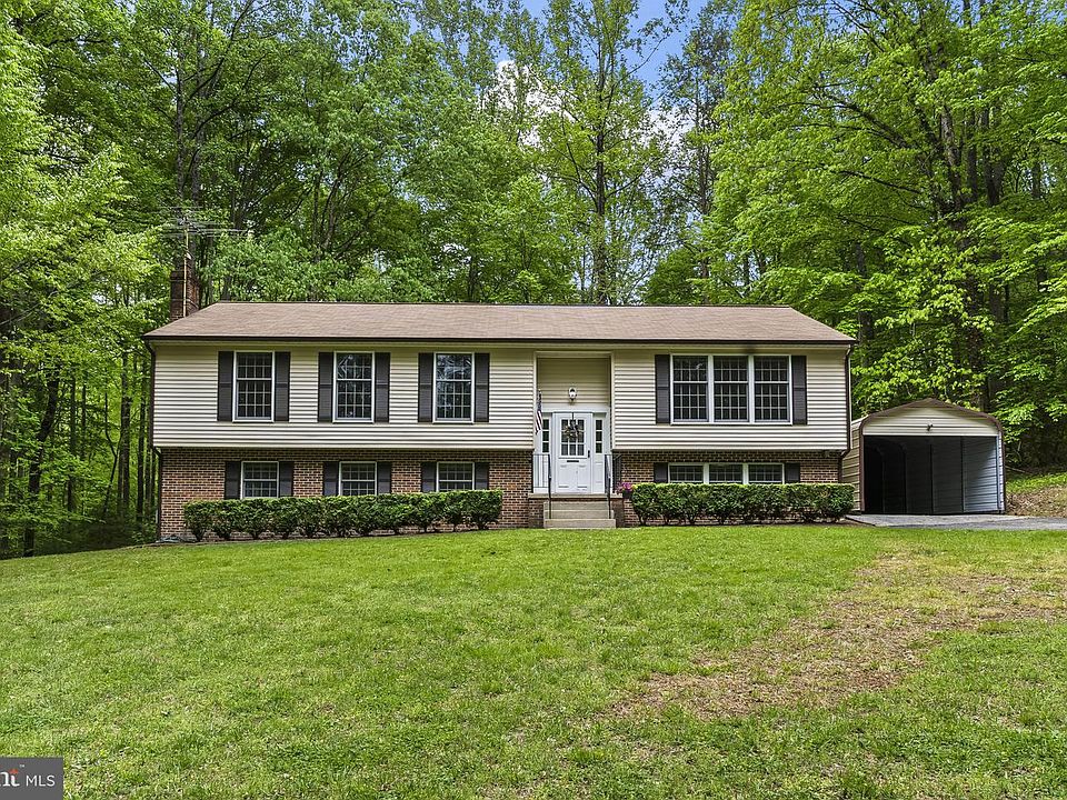 1st image of 16055 Woodlark Dr
