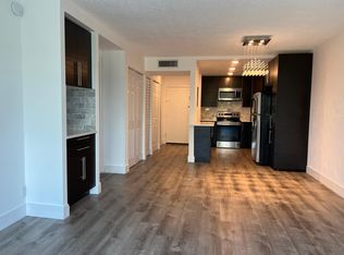 140 Lakeview Dr APT 305, Fort Lauderdale, FL 33326