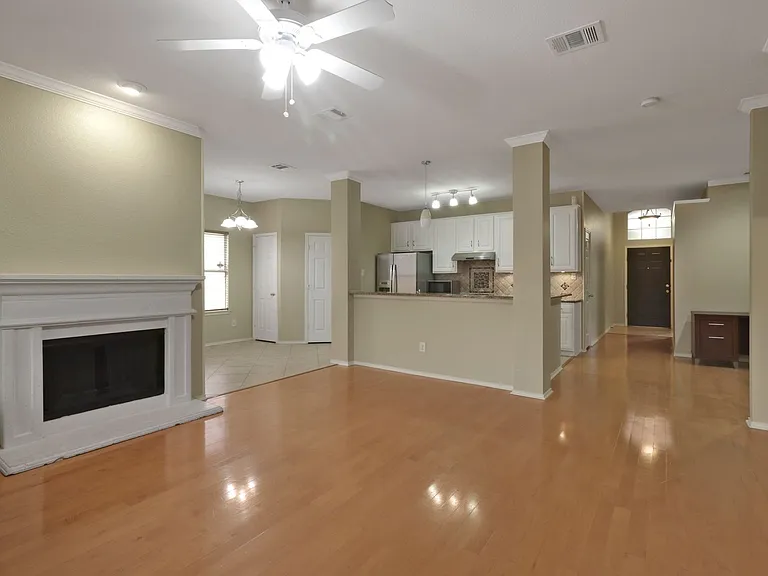 701 Bella Vista Dr — Photo 1