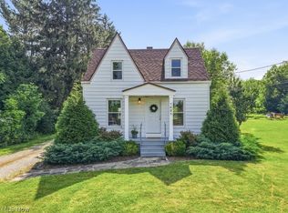7605 Macedonia Rd, Bedford, OH 44146