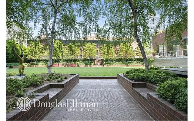 Rented by Douglas Elliman | media 33