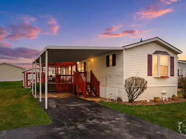 52 Partridge Ln, Beecher, IL 60401