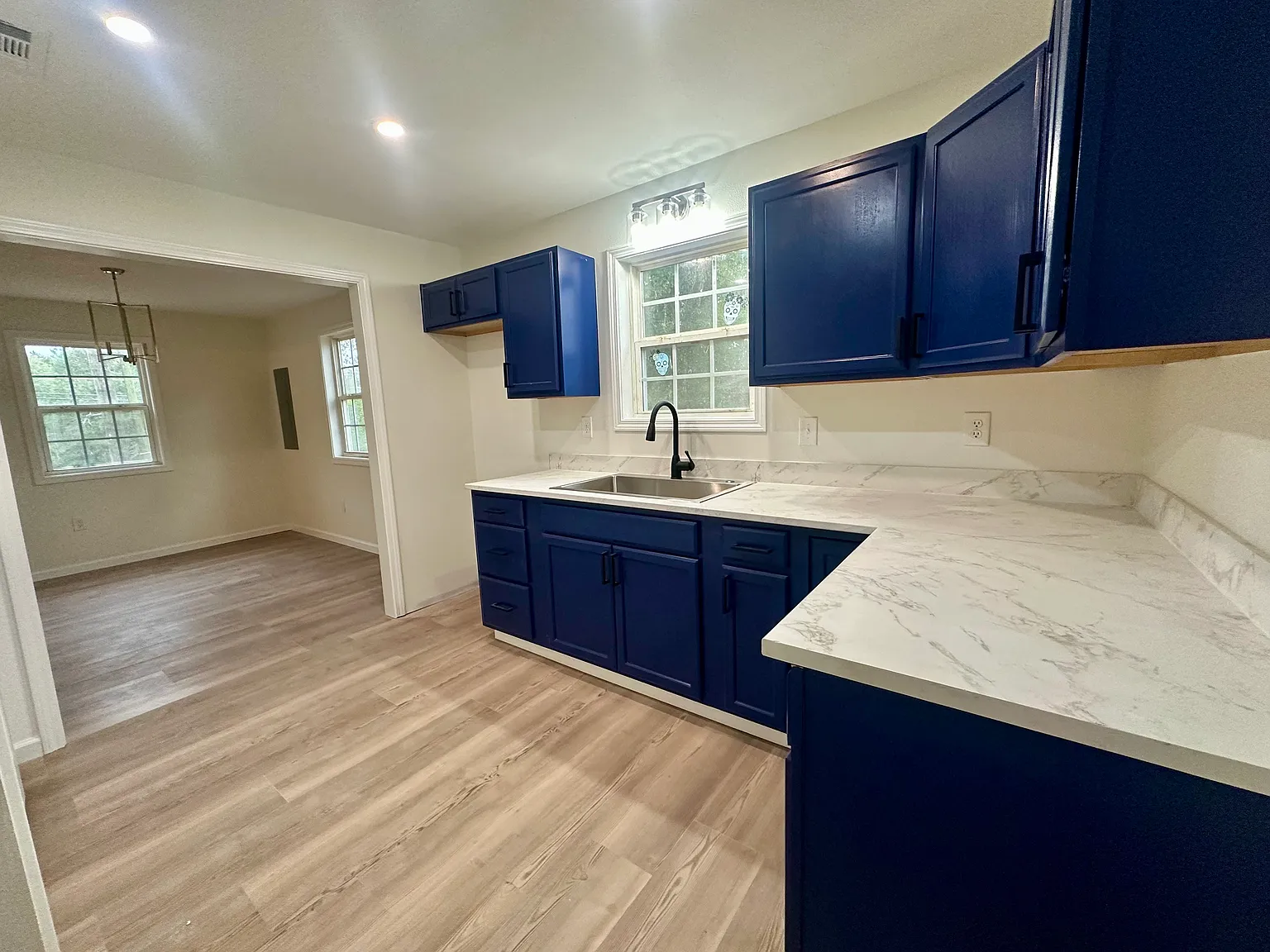 3 bed, 960 sqft, $1,250 — Photo 4
