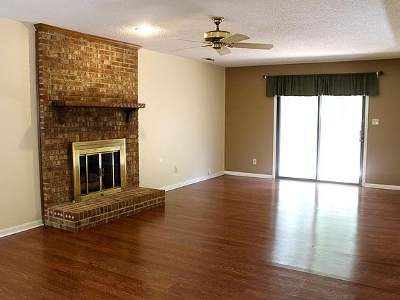 2nd image of 2716 Artesian Ct