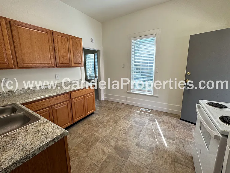 1231 W Colorado Ave — Photo 26