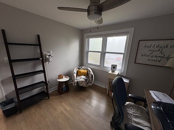 5th image of 402 Kelly Cir