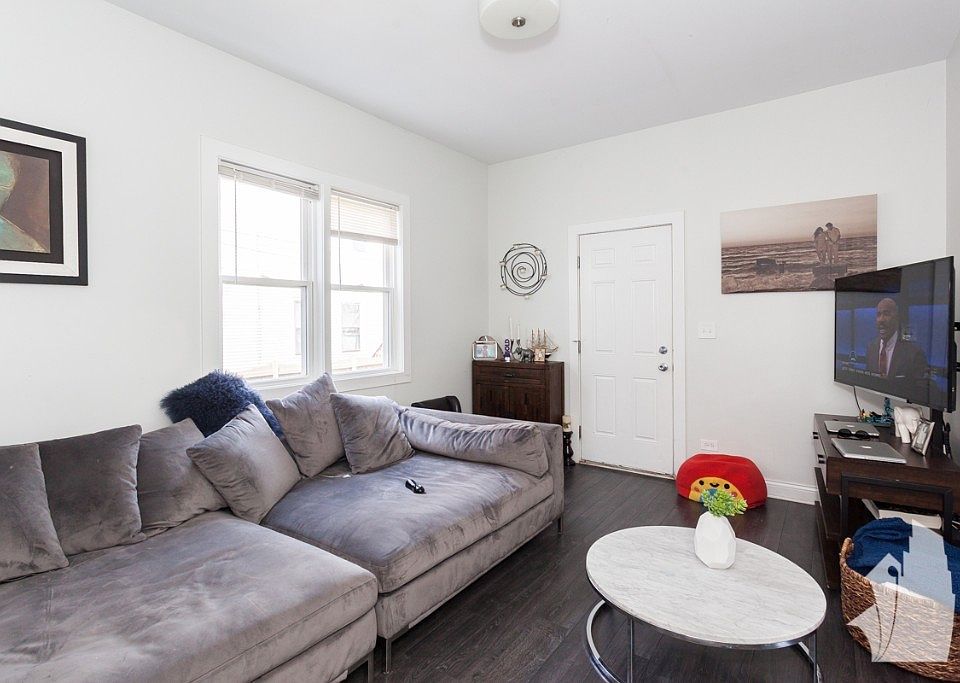 1st image of 3121 N Southport Ave APT 1
