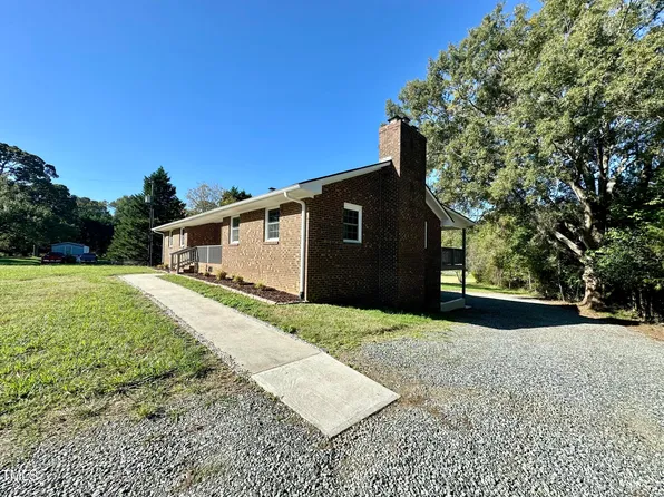 3141 Wagoner Ln, Graham, NC 27253
