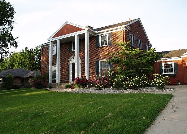 1st image of 1824 Lake Michigan Dr NW