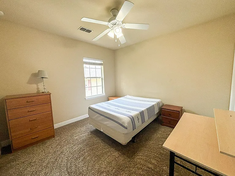 2954 SW 35th Pl #60 — Photo 17