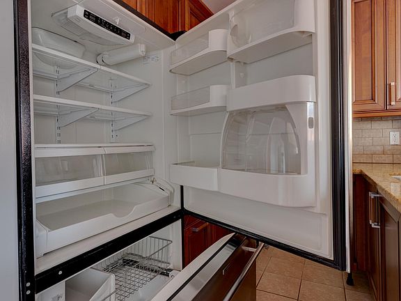 3rd image of 1415 Rexford Dr APT 103
