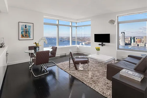 Rented by City Connections Realty | media 24