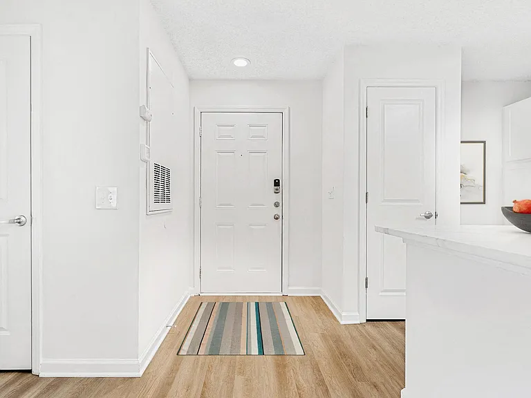 The Grayson Apartment Homes — Photo 14