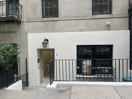 Rented by MB Capital Assets | media 32