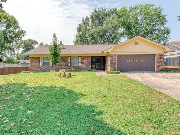 3206 S 64th Cir, Fort Smith, AR 72903