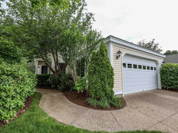 55 Kensington Lane, Bedford, NH 03110
