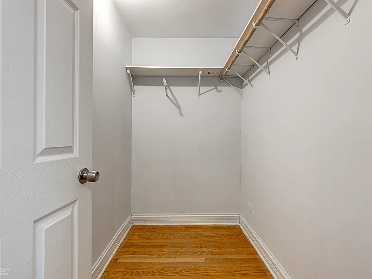 4938 S King Dr #2 — Photo 8