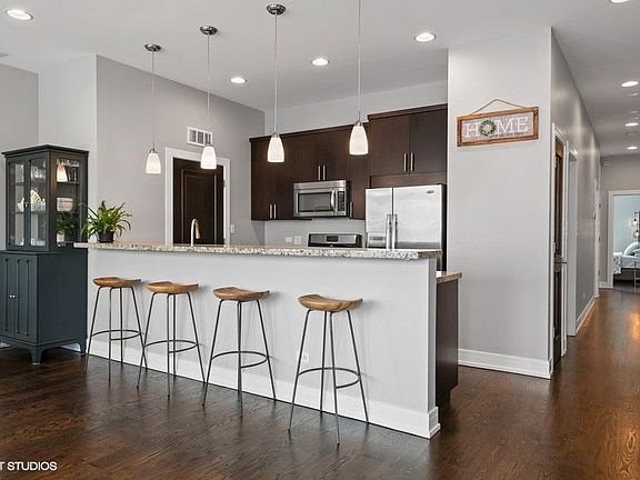 3rd image of 3536 N Ashland Ave #G-6