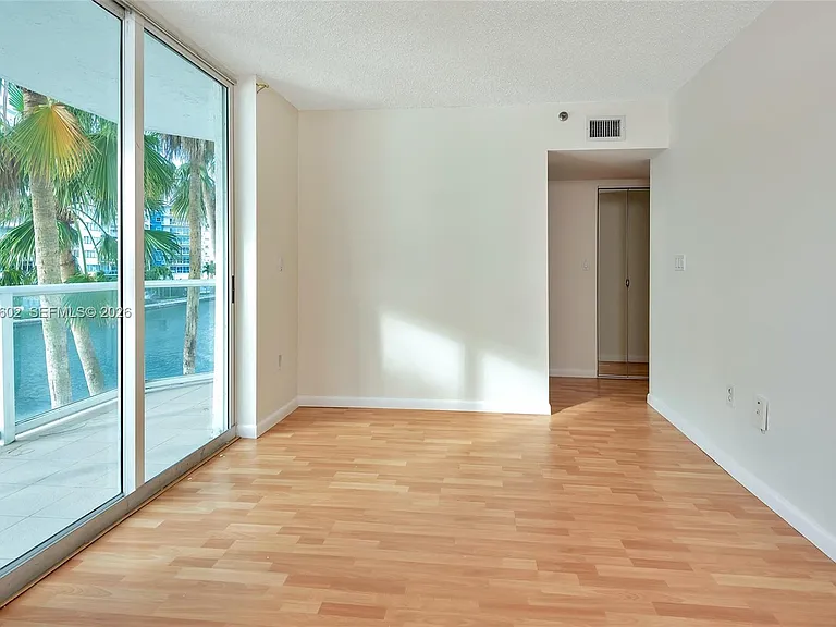 5900 Collins Ave #408 — Photo 26