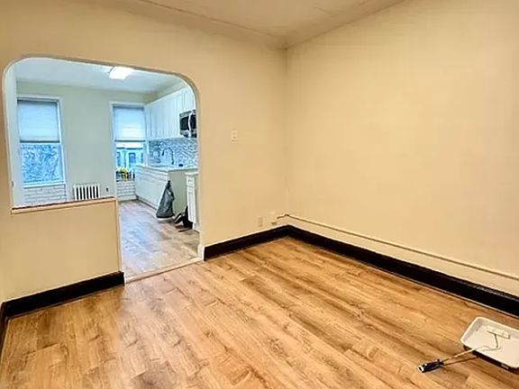 5th image of 568 10th St #2